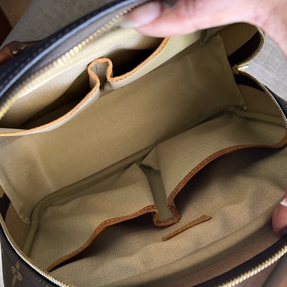 Louis Vuitton Trouville Monogram PM - Picture 4 of 9